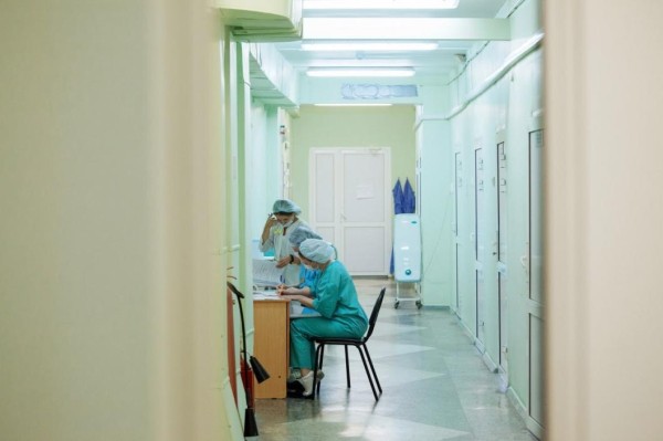 У тюменца удалили из-под кожи паразита, которого переносят комары