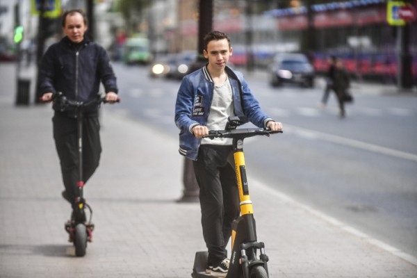 В Тюменской области открыли горячую линию по дорожной безопасности у школ