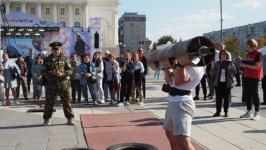 Атлеты демонстрируют удаль на турнире "Сибирский воин" на площади 400-летия Тюмени