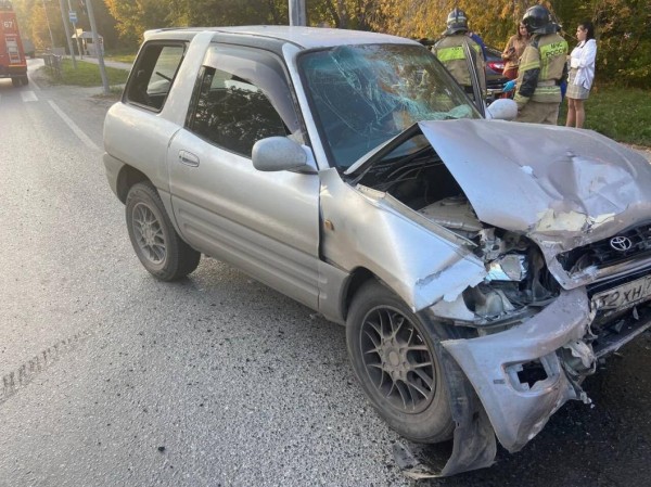 Четыре человека, в том числе 9-летняя девочка, пострадали в ДТП в Тюмени