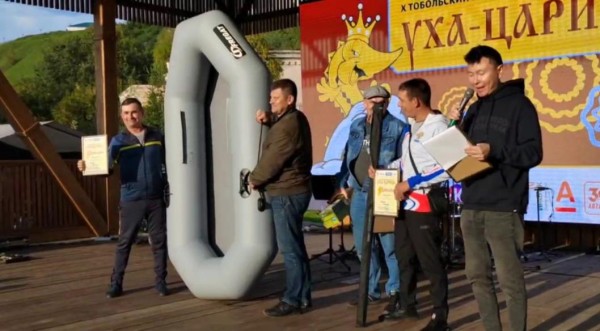 Викуловские учителя сварили лучшую уху на гастрофестивале в Тобольске