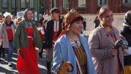 Новый сезон во Дворце культуры "Нефтяник" открыли с шествием и большим концертом Новый сезон во Дворце культуры "Нефтяник" открыли с шествием и большим концертом