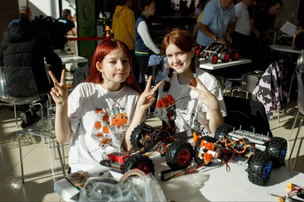 В Тюмени стартовали соревнования по экстремальной робототехнике