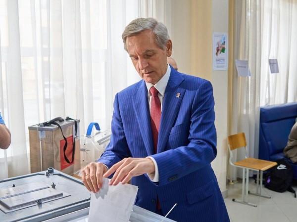 Андрей Артюхов: выборы - обязанность каждого, кто думает о будущем области и страны