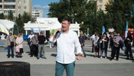 Атлеты демонстрируют удаль на турнире "Сибирский воин" на площади 400-летия Тюмени