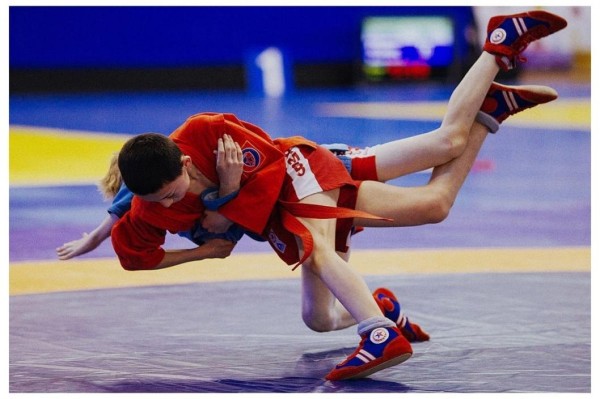 Тюменские самбисты поборются за победу на городском первенстве