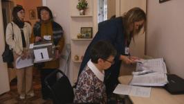 В Тюменской области маломобильные избиратели голосуют на дому