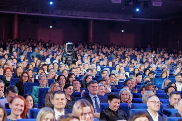 Шесть представителей УФО вышли в финал конкурса "Учитель года России - 2023"