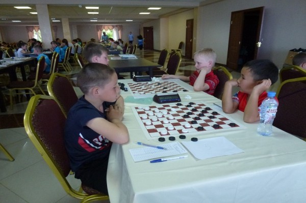 Более 80 спортсменов соберутся в Тюмени на первенстве УФО по шашкам