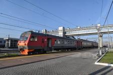 Первых пассажиров новой электрички Ишим - Тюмень встретили с подарками и музыкой