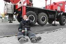 28 огнеборцев в полной экипировке покоряли высотку в Тюмени на время 28 огнеборцев в полной экипировке покоряли высотку в Тюмени на время