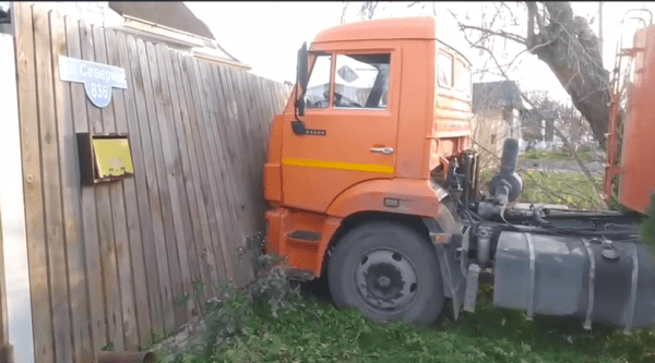 В Ялуторовске от инфаркта умер водитель, управлявший большегрузом