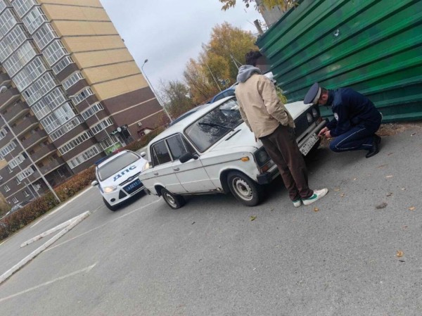 Тюменского подростка, прокатившего друзей на багажнике и капоте авто, привлекли к ответственности