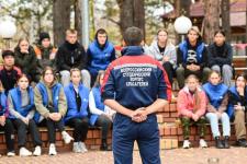 Тюменские студенты ликвидировали последствия пожара и ДТП в "Ребячьей республике" Тюменские студенты ликвидировали последствия пожара и ДТП в "Ребячьей республике"