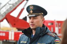 28 огнеборцев в полной экипировке покоряли высотку в Тюмени на время 28 огнеборцев в полной экипировке покоряли высотку в Тюмени на время