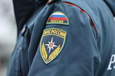 28 огнеборцев в полной экипировке покоряли высотку в Тюмени на время