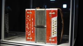 С развитием гармони тюменцев познакомят на выставке в историческом парке