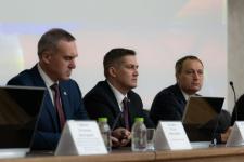 В Тюмени открыли мемориальную доску в память о Николае Толмачеве