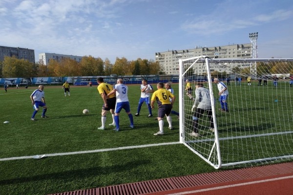16 команд ветеранов спорта сыграют в футбол в Тюмени