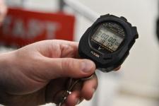 28 огнеборцев в полной экипировке покоряли высотку в Тюмени на время