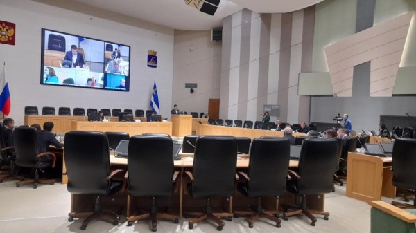 Отопительный сезон и снос самовольных гаражей обсудили в Тюменской гордуме в первую комиссионную неделю