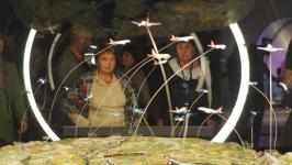 Ямал в стеклянных шарах представили на выставке в Тюмени Ямал в стеклянных шарах представили на выставке в Тюмени