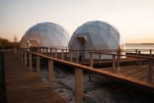 Первый в Тюменской области купольный отель открыли на берегу озера Сингуль 