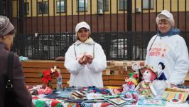 Пожилые тюменцы танцевали под рок-н-ролл и занимались зумбой на улице Дзержинского Пожилые тюменцы танцевали под рок-н-ролл и занимались зумбой на улице Дзержинского