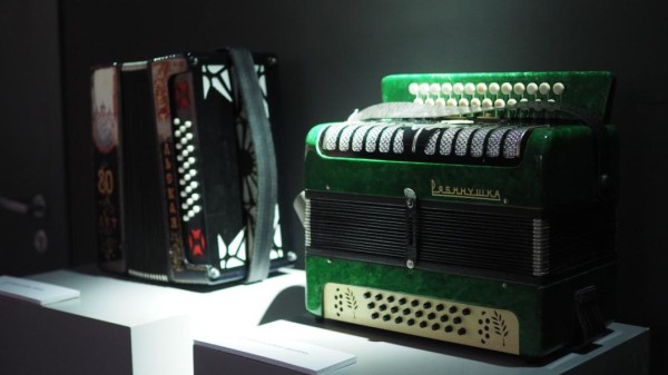 С развитием гармони тюменцев познакомят на выставке в историческом парке