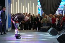 Тюменская команда КВН "Союз" представила лучшие номера на выставке "Россия" Тюменская команда КВН "Союз" представила лучшие номера на выставке "Россия"