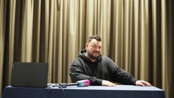 Сергей Жуков рассказал тюменцам о социальной функции сериала "Плакса" 