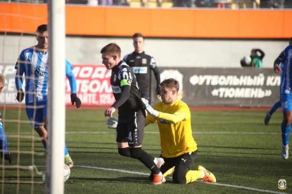 Тюменские футболисты сыграют с командой из Махачкалы 18 ноября