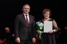 Александр Моор вручил награды жителям Тобольского района