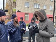 Люди с особенностями здоровья провели акцию "Делись добром" в центре Тюмени