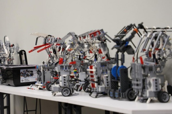 В Тюмени проходят первые соревнования по робобаскетболу