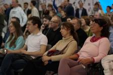 Тюменская команда КВН "Союз" представила лучшие номера на выставке "Россия" Тюменская команда КВН "Союз" представила лучшие номера на выставке "Россия"