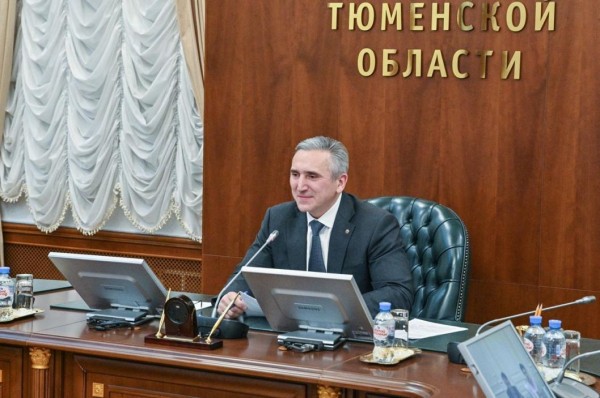 Александр Моор поручил отремонтировать дорогу к новой школе в Ишиме 