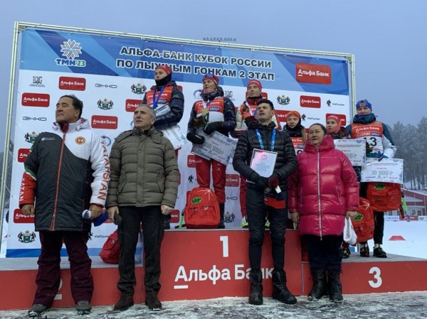 Победителей в спринте по лыжным гонкам наградили в "Жемчужине Сибири"