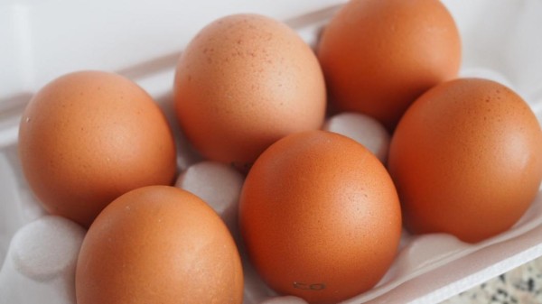 В Тюменской области ограничение отпускных цен на куриные яйца продлится до 31 января 2024 года