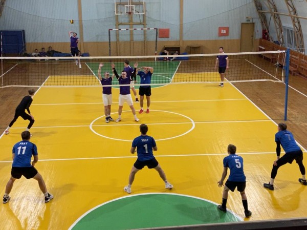 Более 120 спортсменов Уватского района сыграют на чемпионате по волейболу