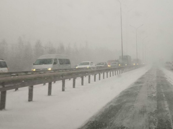 Обстановка на федеральной автодороге "Иртыш" в Тюменской области остается сложной