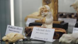 Работы 13 мастеров-косторезов выставили в галерее сувениров в Тюмени