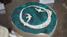 Работы 13 мастеров-косторезов выставили в галерее сувениров в Тюмени