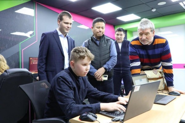 Тюменцы поделились опытом организации ИТ-образования школьников с Китаем