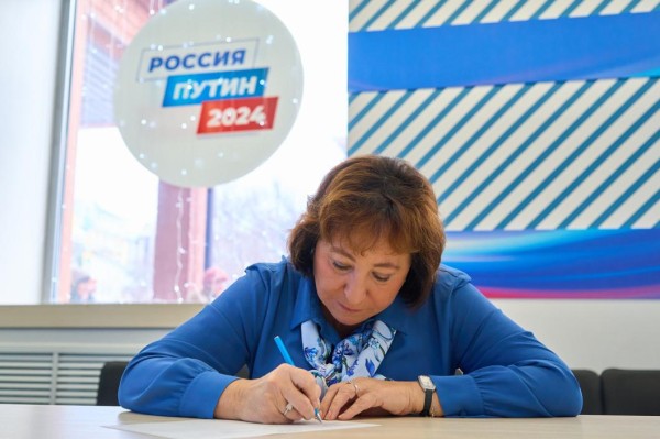 Наталья Шевчик поставила подпись в поддержку Владимира Путина