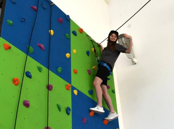 Новый скалодром открыли в армизонской школе