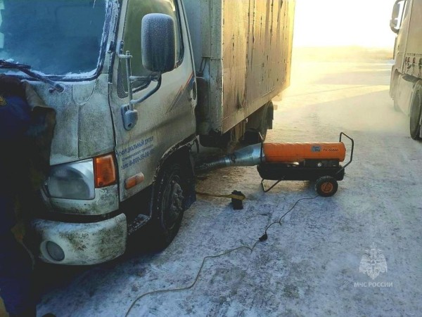 Водителю грузовика помог пункт обогрева на трассе Тюмень-Омск