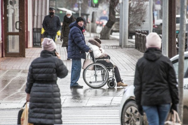 Александр Моор: помощь и содействие инвалидам - ответственная и важная задача