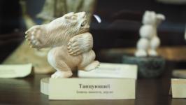 Работы 13 мастеров-косторезов выставили в галерее сувениров в Тюмени