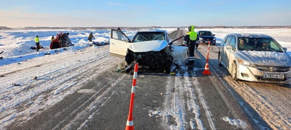 На трассе Шадринск - Ялуторовск в Исетском районе ограничено движение из-за ДТП